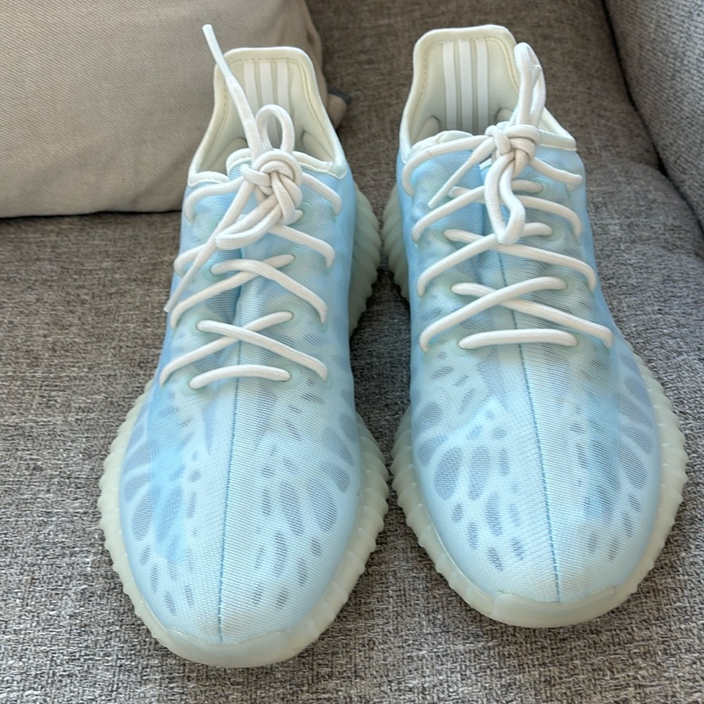 Yeezy Adidas tennis shoes USA 7,5